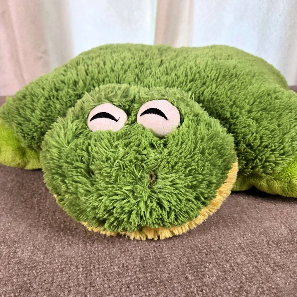 Pillow Pets Premium Friendly Frog Green Plush Folding Stuffed Animal 18